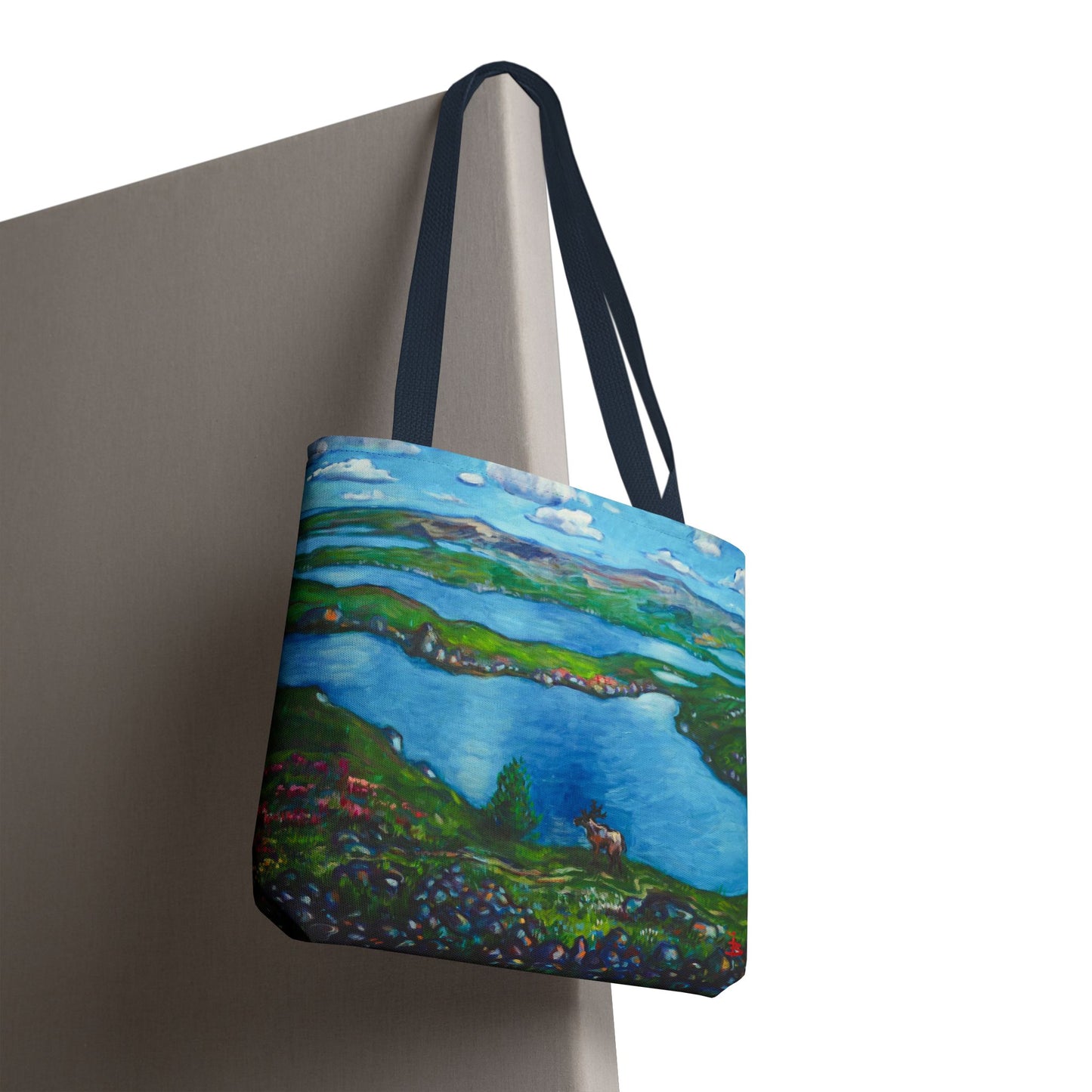 Stofftasche mit malerischer Seenlandschaft – Handbemalte Strandtasche mit Küstenkunst