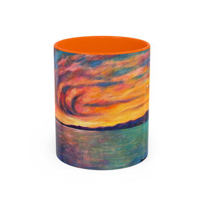 Kaffeetasse mit Akzent „Sonnenuntergang am Meer“ – Farbenfrohes Kunstwerk zum Sonnenuntergang am Meer (11/15 oz)