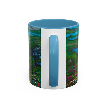 Kaffeetasse „Malerische Seenlandschaft“ – Keramiktasse mit blauem Akzent