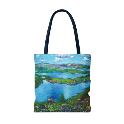 Stofftasche mit malerischer Seenlandschaft – Handbemalte Strandtasche mit Küstenkunst