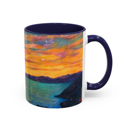 Kaffeetasse mit Akzent „Sonnenuntergang am Meer“ – Farbenfrohes Kunstwerk zum Sonnenuntergang am Meer (11/15 oz)