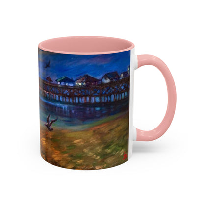 Kaffeebecher mit Akzent: Küstenpier bei Sonnenuntergang – Strandlandschaft 11/15oz
