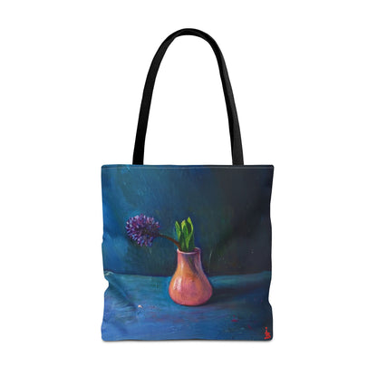 Florale Stillleben-Einkaufstasche – Malereische Vase & Lila Blüte AOP