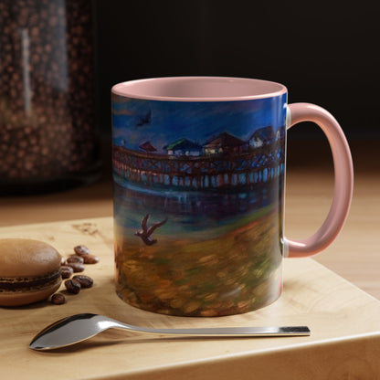 Kaffeetasse „Sonnenuntergang am Küstenpier“ – Künstlerische Tasse mit maritimem Akzent (325 ml)