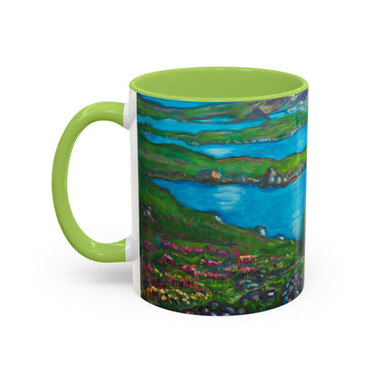 Kaffeetasse „Malerische Seenlandschaft“ – Keramiktasse mit blauem Akzent